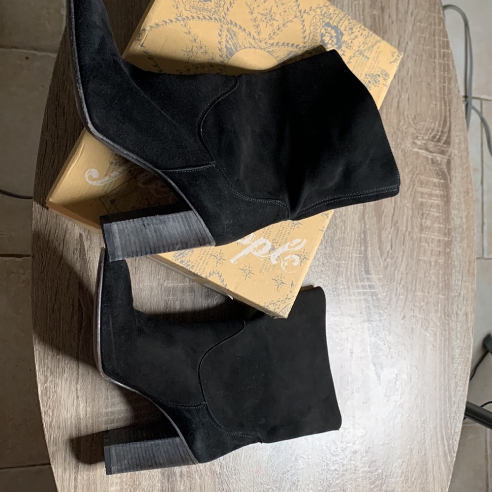 FREE PEOPLE - Dakota Heel Boots in Black Suede EUC Size 39/9 - Picture 9 of 13